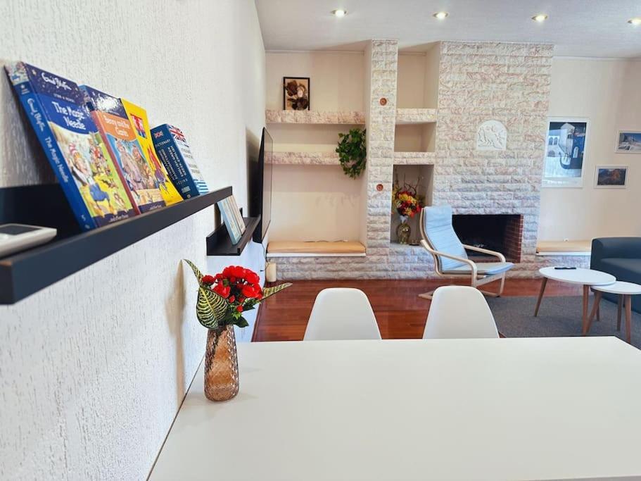 Glyfada Grand Apartment Athens