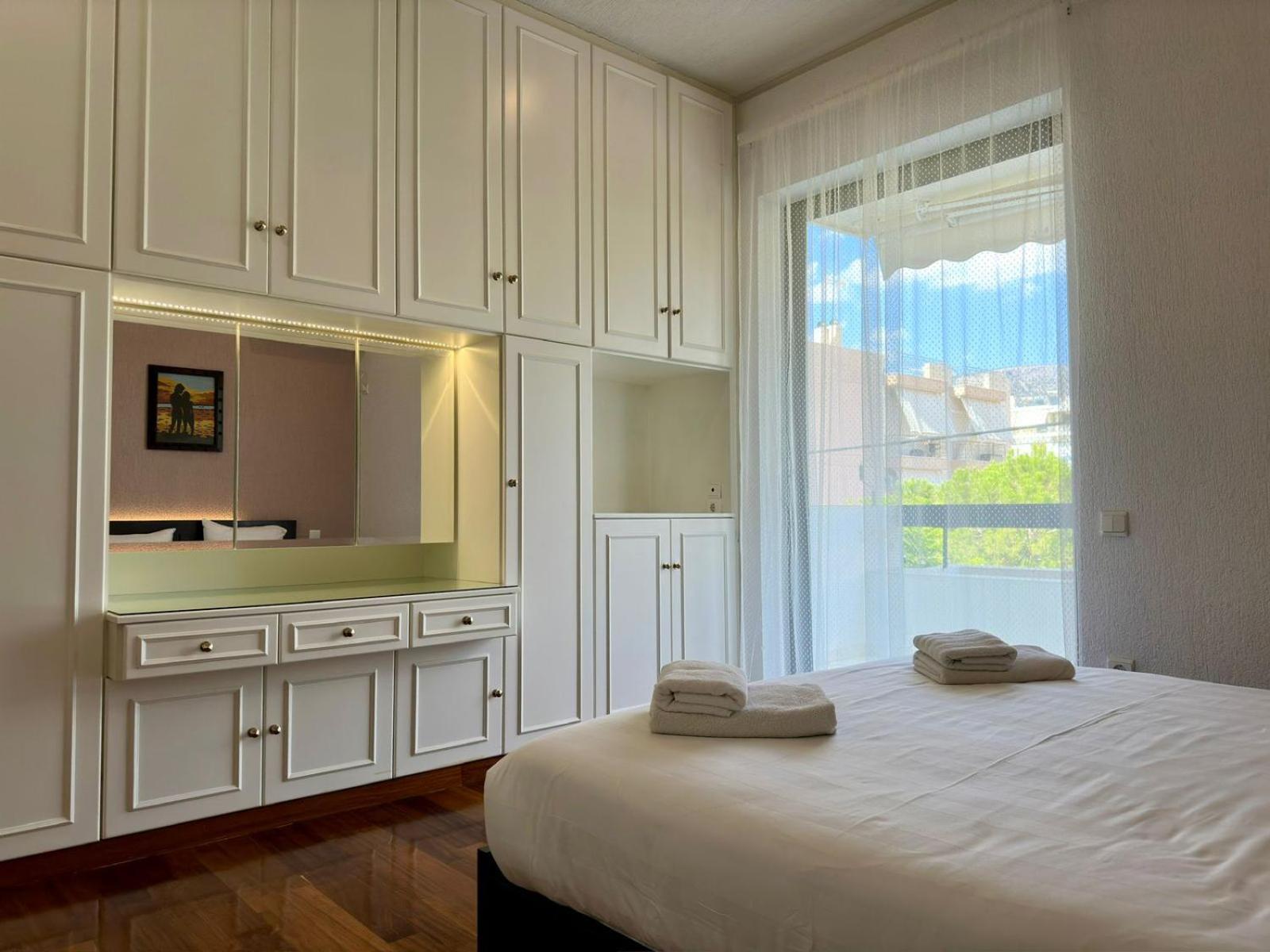 Glyfada Grand Apartment *